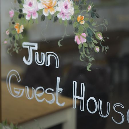Jun Guesthouse Seoul Exteriör bild